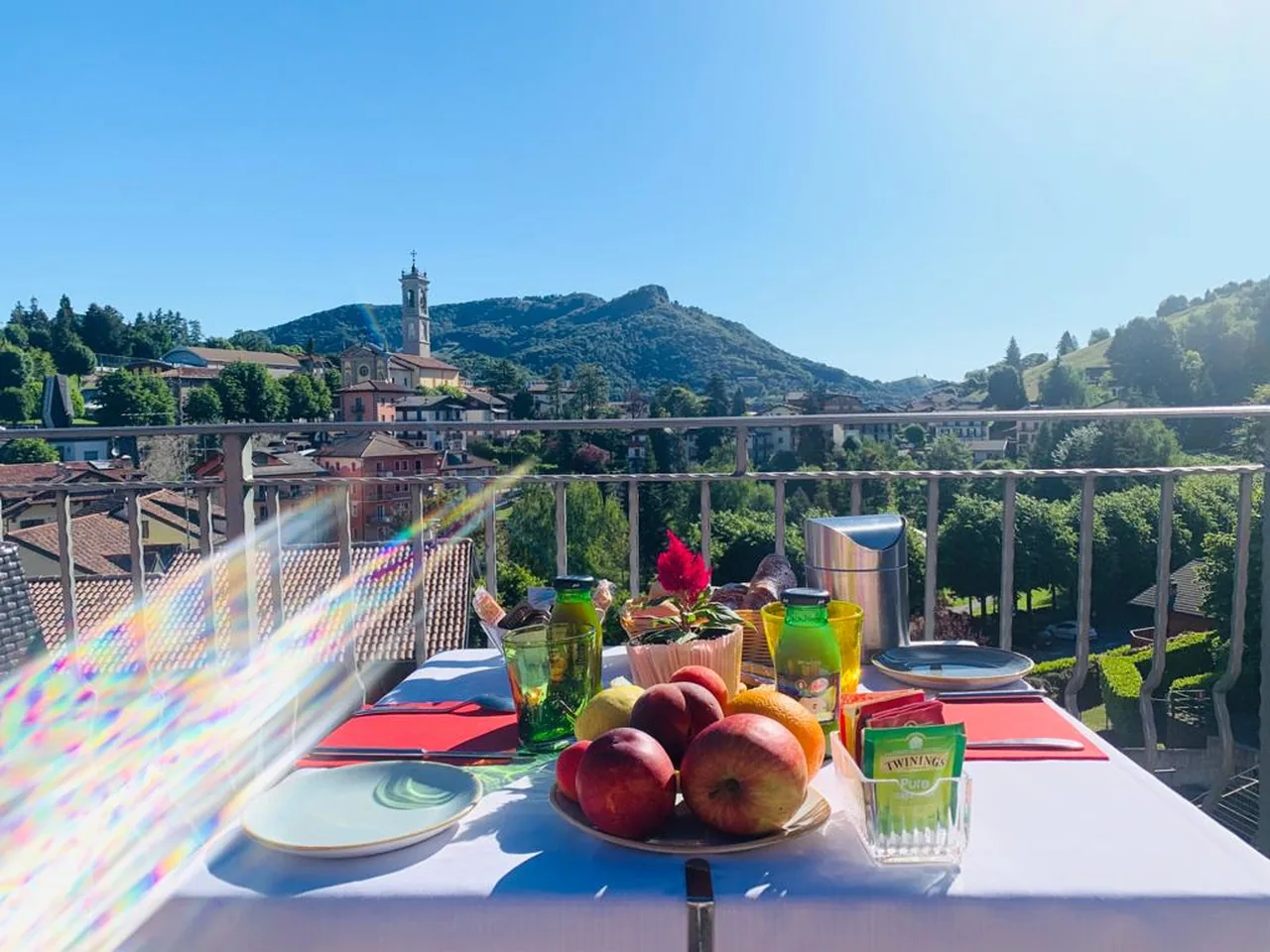 T’Ami breakfast by the panoramic window